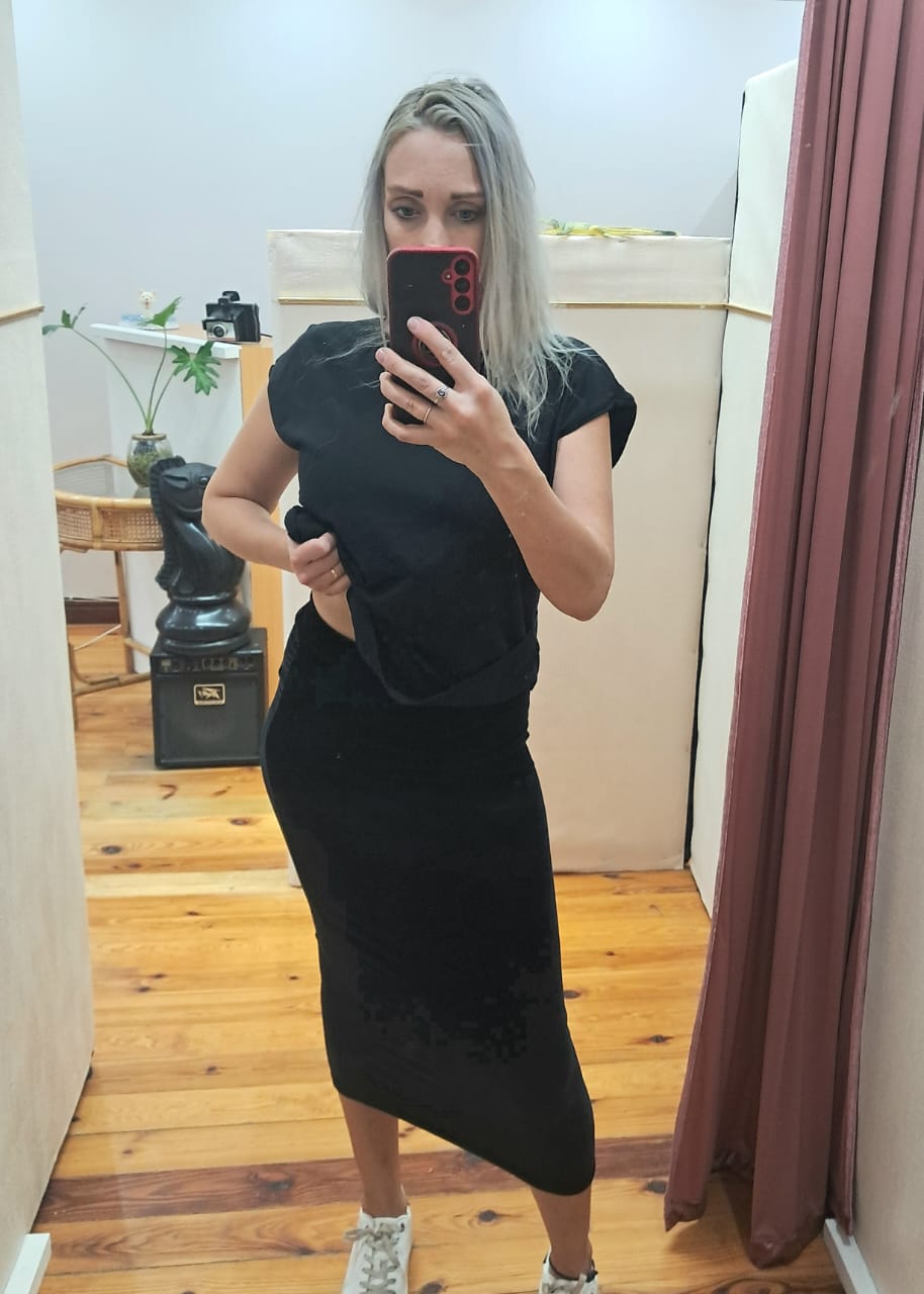 Tube Skirt Velvet Black Hiding Bella