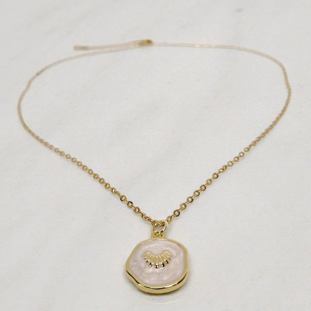 Scallop Small Sand Pendant Hiding Bella