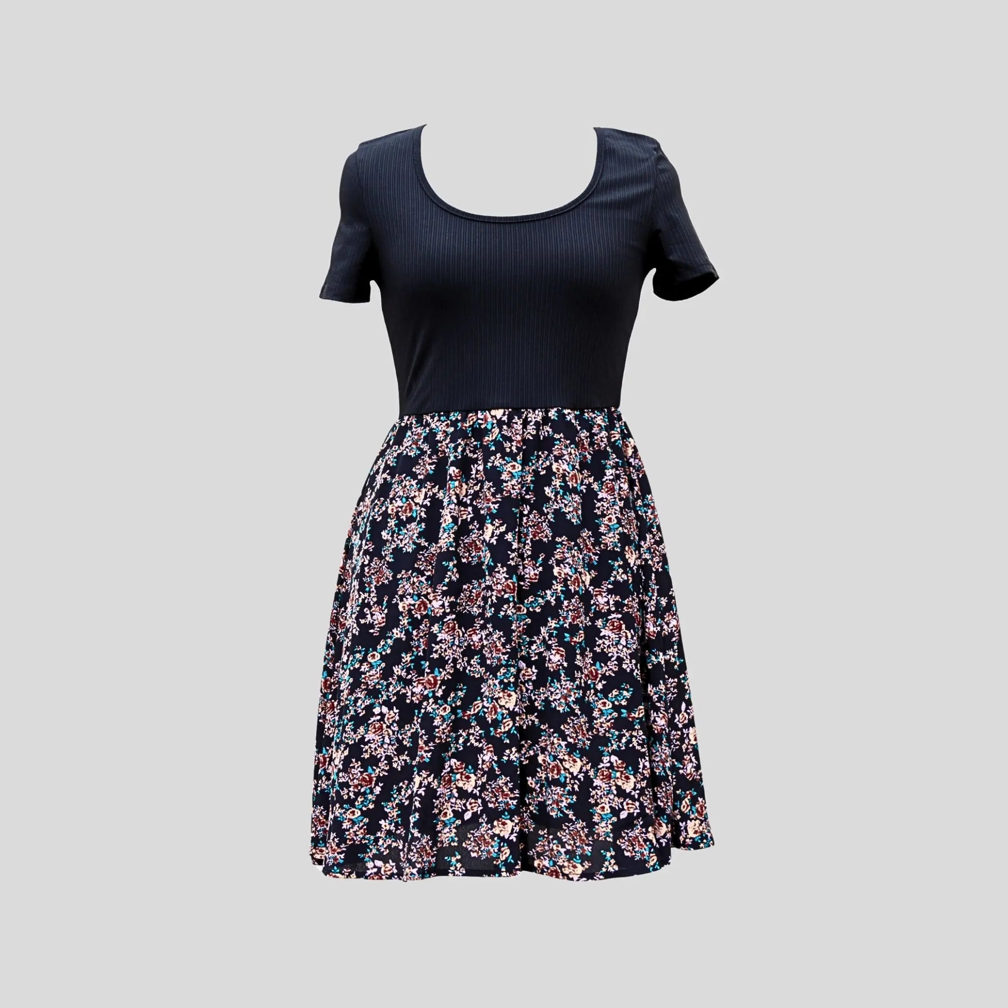 Floral Print Scoop Neck Mid Dress Hiding Bella