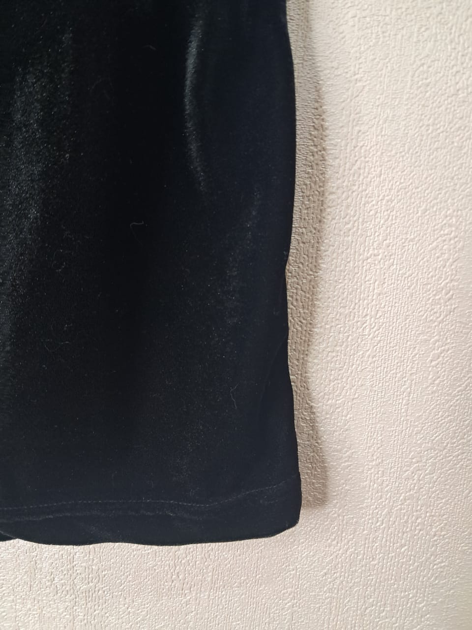 Tube Skirt Velvet Black Hiding Bella