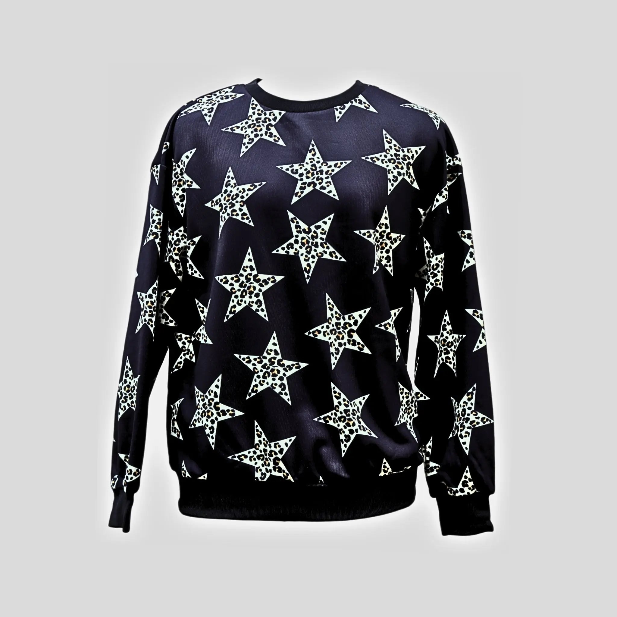 Leo Star Sweater Hiding Bella