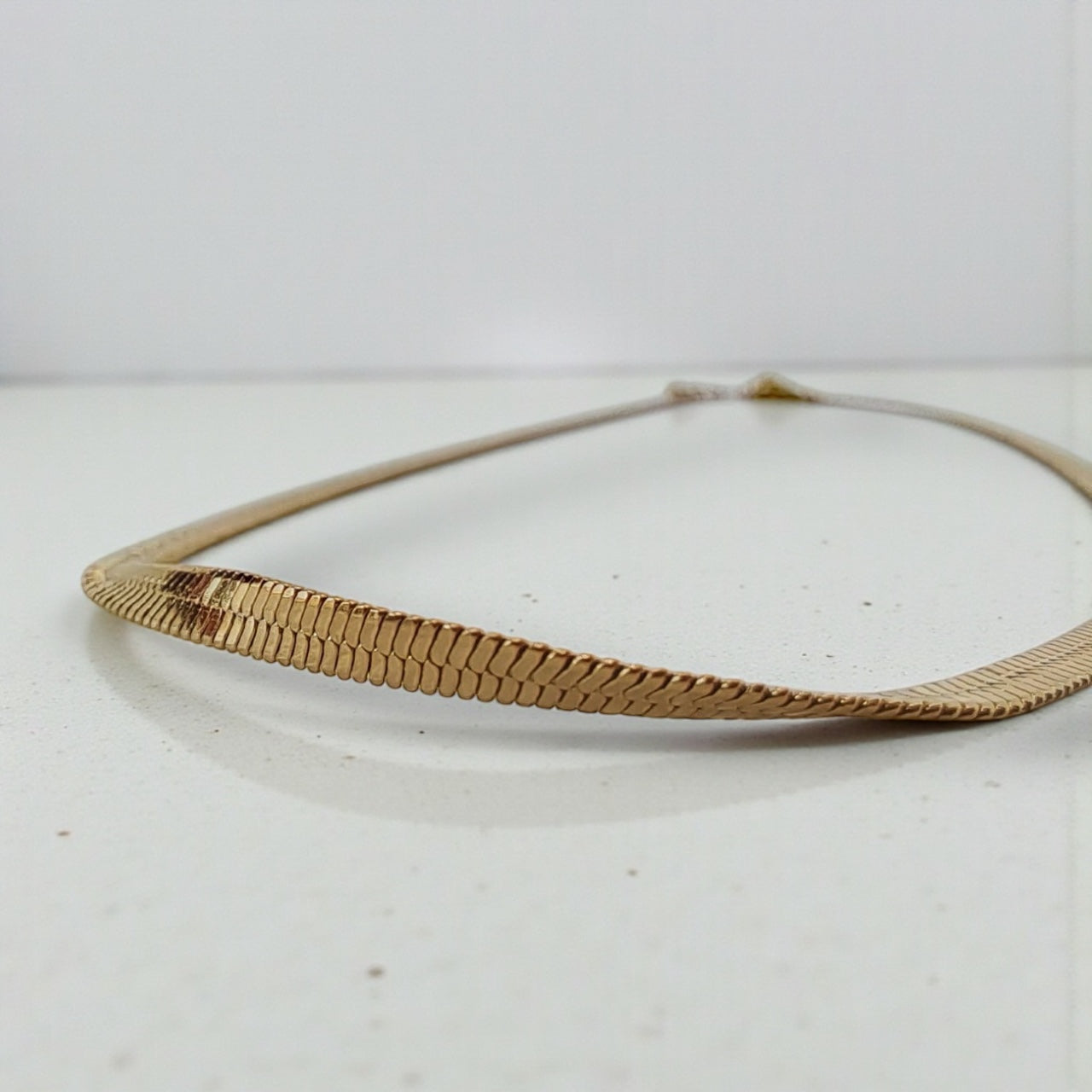 Snake Chain Pendant Hiding Bella